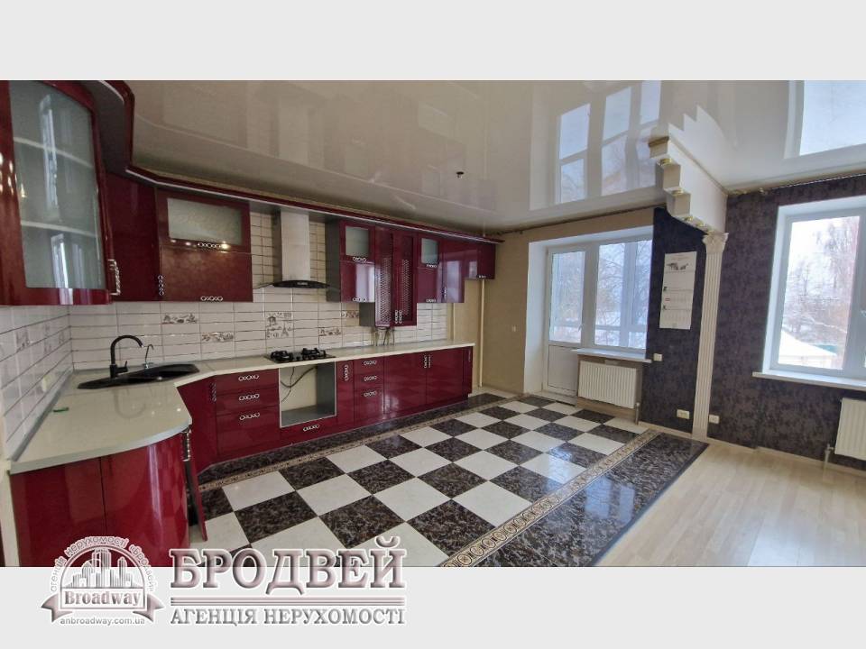 1000variantiv Real Estate