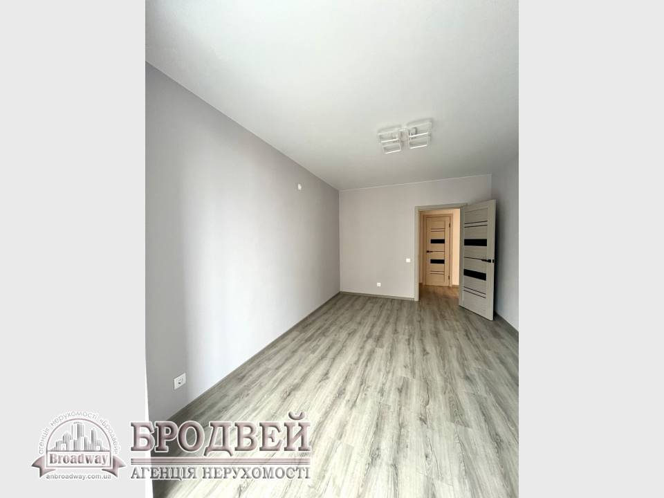1000variantiv Real Estate