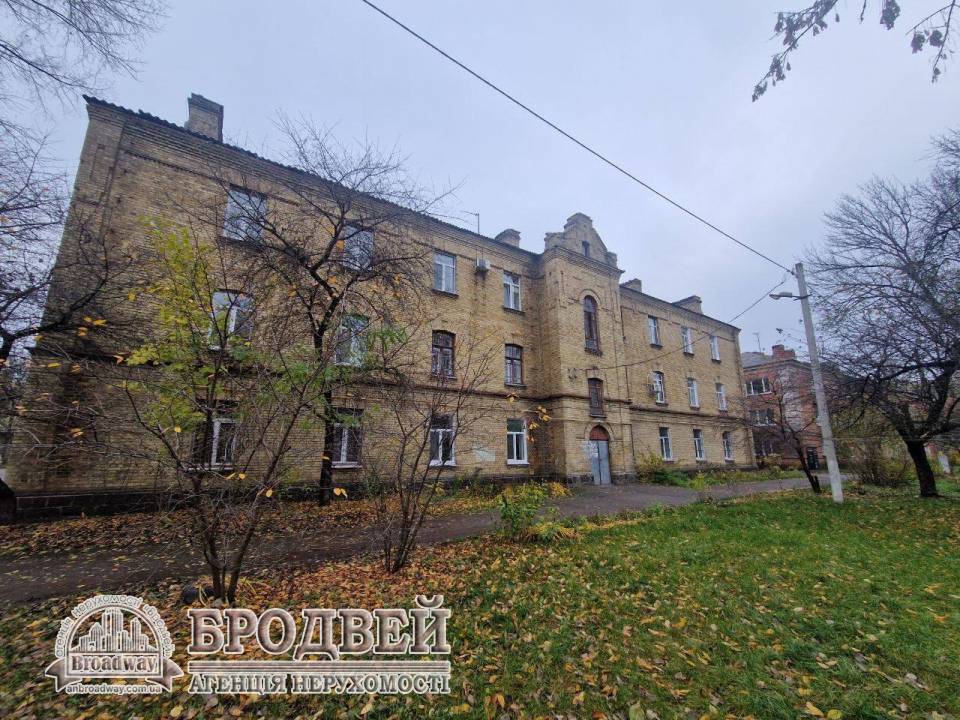 1000variantiv Real Estate