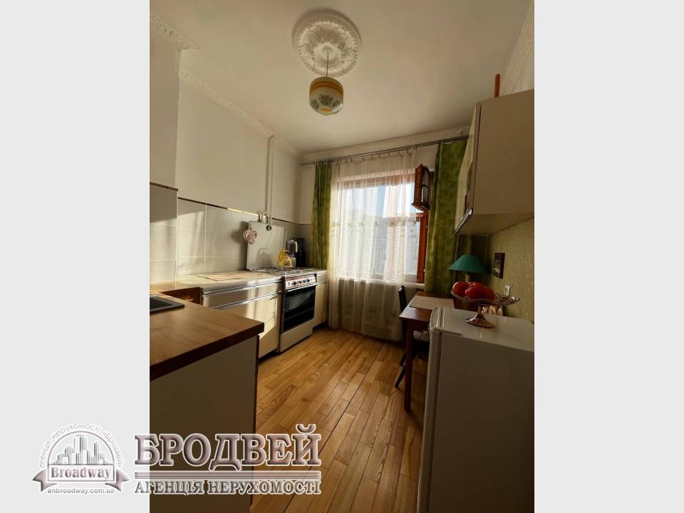 1000variantiv Real Estate