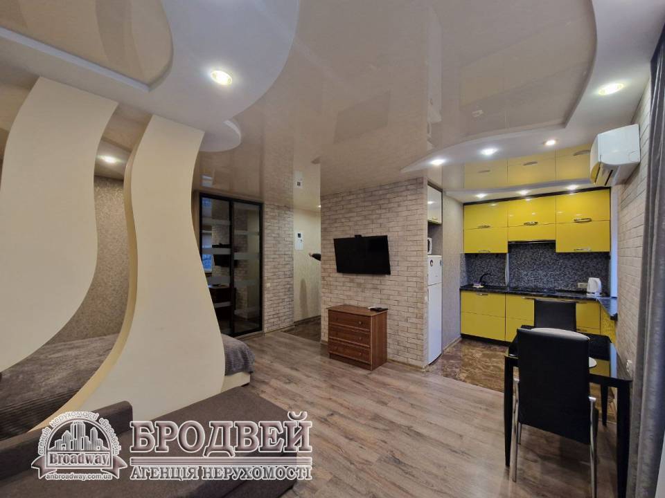 1000variantiv Real Estate