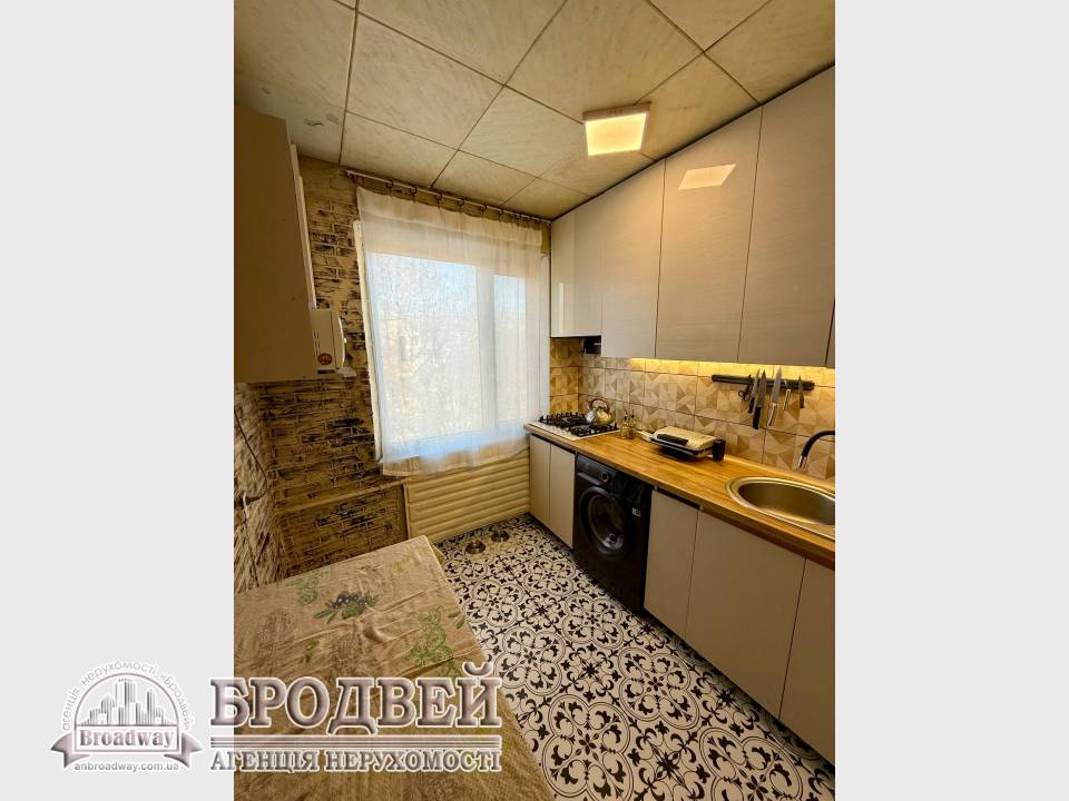 1000variantiv Real Estate