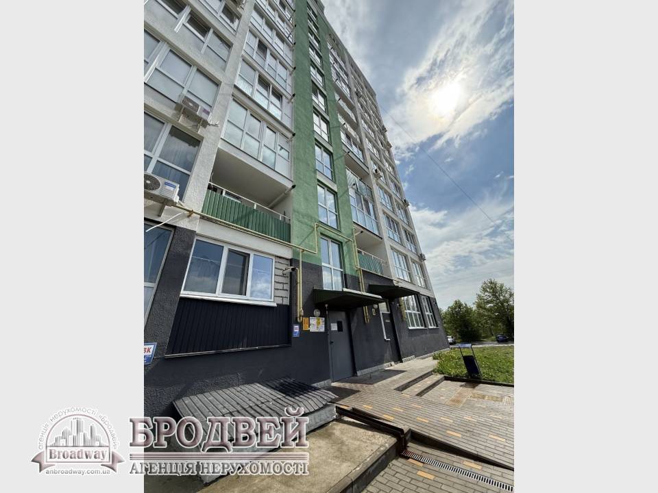 1000variantiv Real Estate